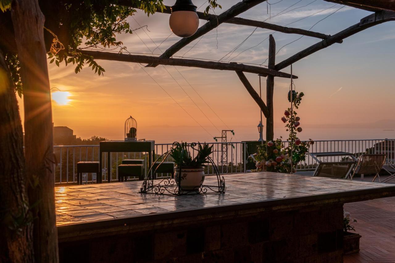 Villa Carolina Sorrento Private Heated Pool And Sea View المظهر الخارجي الصورة