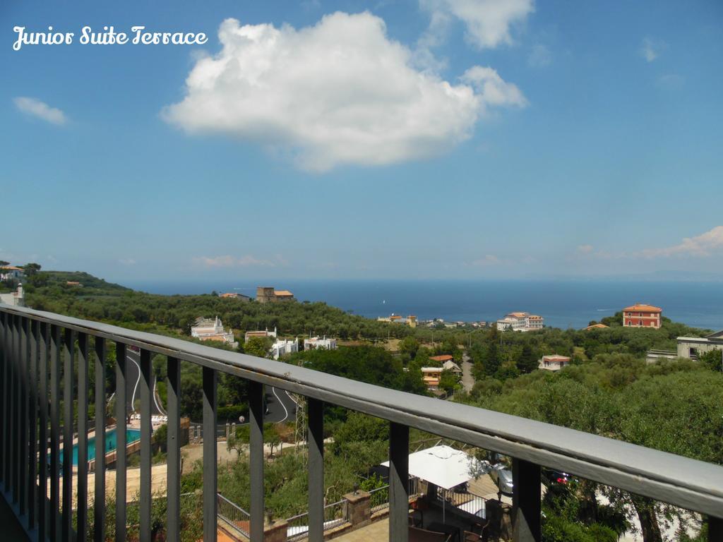 Villa Carolina Sorrento Private Heated Pool And Sea View الغرفة الصورة