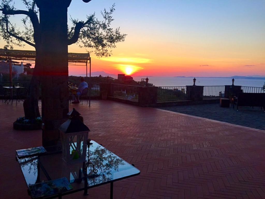 Villa Carolina Sorrento Private Heated Pool And Sea View المظهر الخارجي الصورة